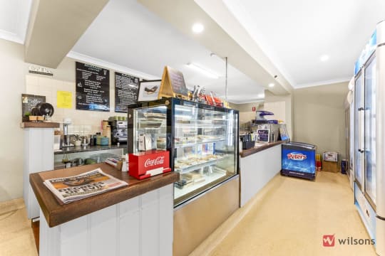 Thriving takeaway - cafe in busy retail/industrial - homemaker centre