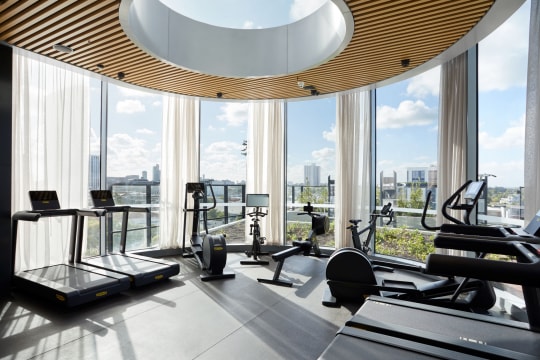 Large-scale management rights, R.Iconic - Melbourne — 2 towers, 879 apartments | Resort Brokers I...