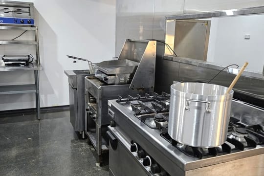 LEASEHOLD - Mountains Of Chocolate Cafe, Ararat VIC - 1P0588