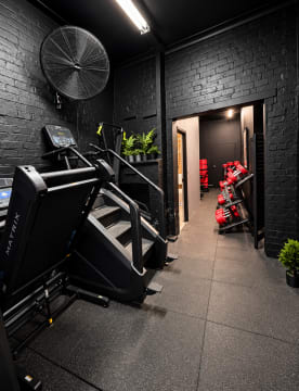 Fully Equipped Turnkey Redfern PT Studio + Seperate 3 Bed Apartment