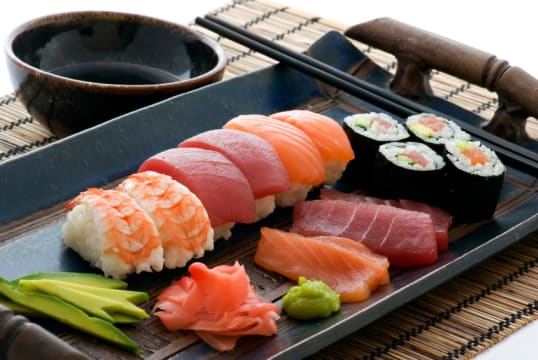 Long Established, well known takeaway shop, *$4500 taking * Ample parking [2107053]