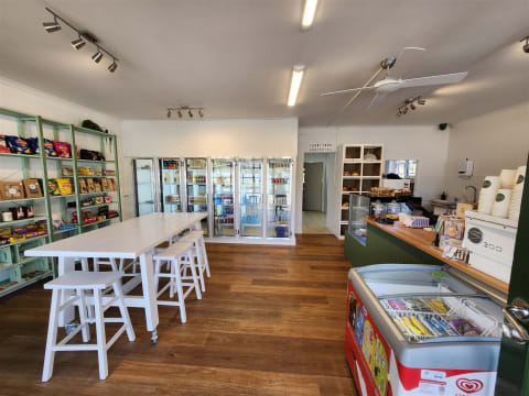 PRICE DROP! Get in for summer! WIWO Newly renovated Cafe RYE Mornington Peninsula