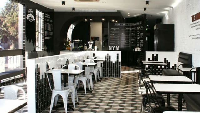 New York Minute Gourmet Burgers Franchise – Brunswick