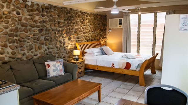 Sapphire Caravan & Cabin Park - Established Park in a Renowned Outback Tourism Region