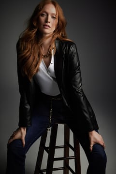Dive into the glam world of fashion & lingerie? It's all yours for the taking!