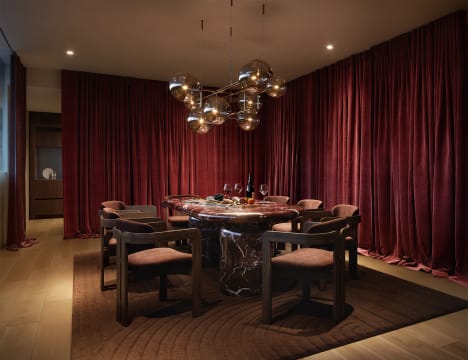 Large-scale management rights, R.Iconic - Melbourne — 2 towers, 879 apartments | Resort Brokers I...