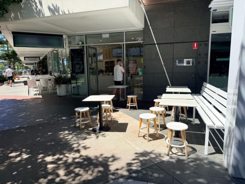 Licensed Corner Restaurant, 60+ Seats, Oracle Broadbeach