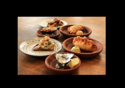 QUALITY RESTAURANT AND COCKTAIL BAR IN LORNE