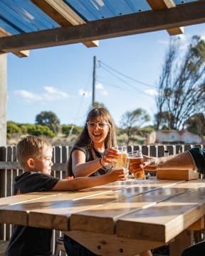 Successful, popular and reputable hospitality venue in a high-growth region