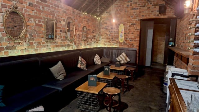 UNION ELECTRIC - A CBD laneway cocktail bar and rooftop