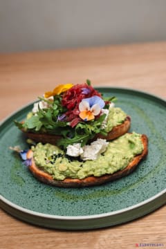 Own a Thriving Café in the Heart of Cowes
