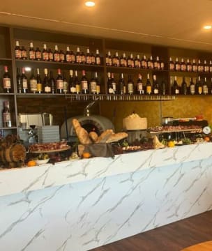 AUTHENTIC ITALIAN PIZZERIA - Local Gem with Lifestyle Hours & Low Rent!