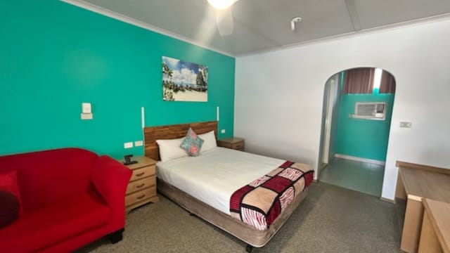 Profitable 15 - Room Murray River Motel with Long Lease Security