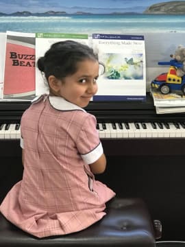 Smart Children Play Piano
