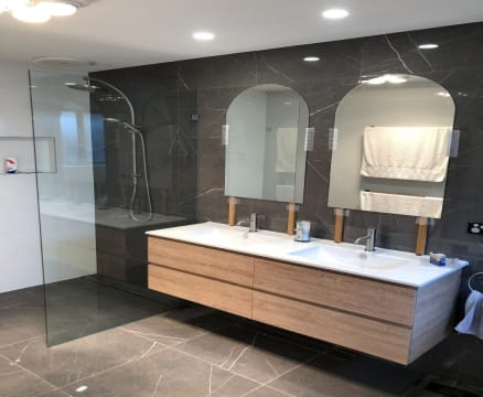 5 DAY SHOWER SCREENS MANUFACTURE & INSTALLATION INCOME YTD 31/12/25 - $315,659, ADJ PROFIT $80,60...