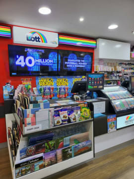 SHOPPING CENTRE NEWSAGENCY/GIFTS/TATTS FRANCHISE $350,000 PLUS SAV