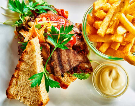 Attractive Licenced Cafe & Bistro - 5865