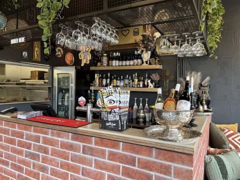 BURGER CAFE,  COMMERCIAL KITCHEN, FULLY LICENSED, NEW CONDITION