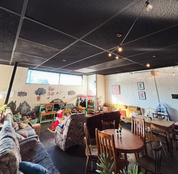 Two Businesses In One - Cafe & Boutique Shop