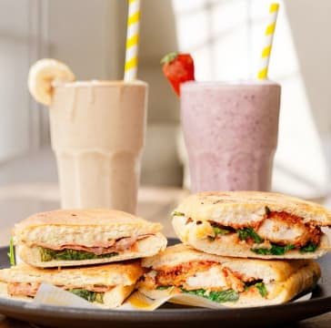 DAY TRADE CAFE
in affluent location with CHEAP RENT