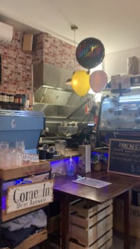 Motivated Sellers of Long Established Noosa Cafe For Sale