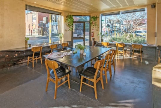 FABULOUS CAFE IN PRIME LOCATION, RICHMOND - CHEAP RENT INCLUDING UPSTAIRS RESIDE