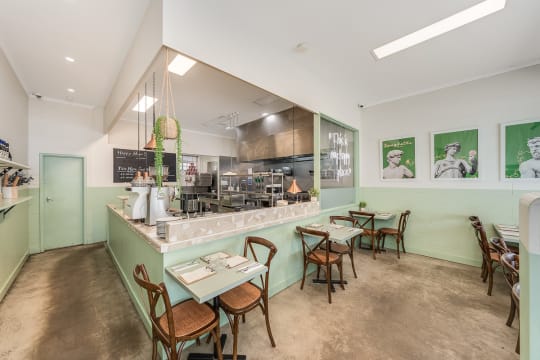 CASUAL AND ADAPTABLE ADELAIDE HILLS RESTAURANT/CAFE
