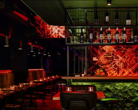 URGENT - PRIME CHAPEL STREET BAR OPPORTUNITY