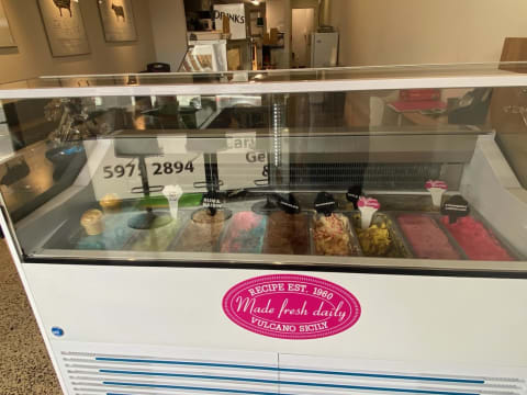 ROAST KITCHEN & ICE-CREAM VENUE  MORNINGTON PENINSULA