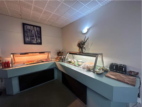 NORTH QLD HOTEL/MOTEL FREEHOLD OPPORTUNITY - 145HF