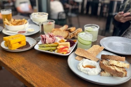 ROCKINGHAM REGION LICENSED RESTAURANT