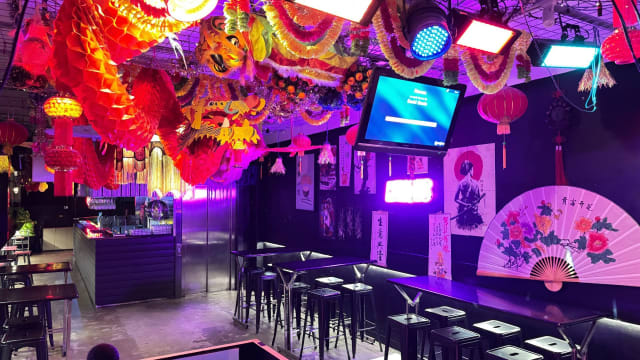 Heroes Bar