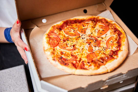 Calling all Pizza Lovers to the HOT MORNINGTON PENINSULA BEACH AREA IN RYE