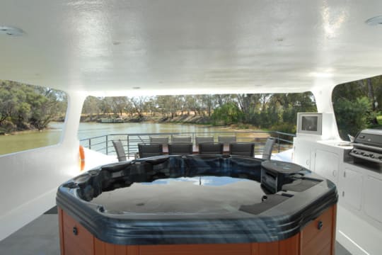 Luxury on the Murray Houseboats