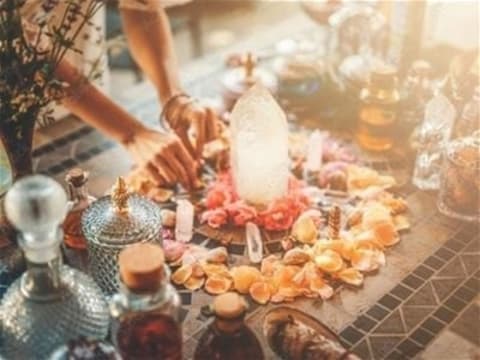 Well-established retail business specialisig in Crystals!