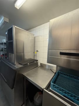 WIWO Cocktail Bar situated on the iconic Chapel Street + Mobile Bars Business