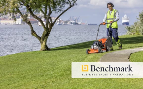 COMMERCIAL GARDEN LANDSCAPE / GOLD COAST