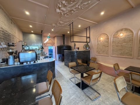LICENCED PIZZERIA OPPORTUNITY NEAR CITY STH SUB $69,000 + GST