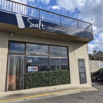 High volume takeaway - Low rent  & overheads - Best location