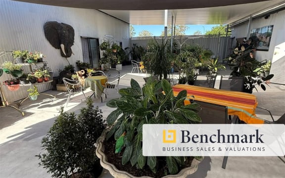 HOMEWARES FROM EVERYWHERE & CAFE