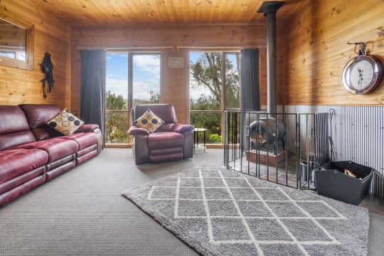 FHGC Tasmanian Accommodation A1 Presentation Spectacular Views 10%ROI 6 Cabins 2 Houses 2 Titles