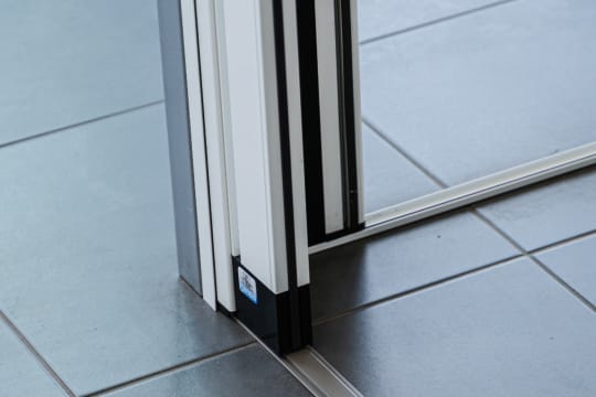 Leading Retractable Screen Manufacturer Business - REV 1.9M p.a (Our Ref: D2087)