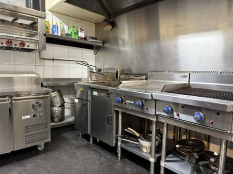 Flinders Rest Hotel - Main Highway 1 location - Freehold & Business