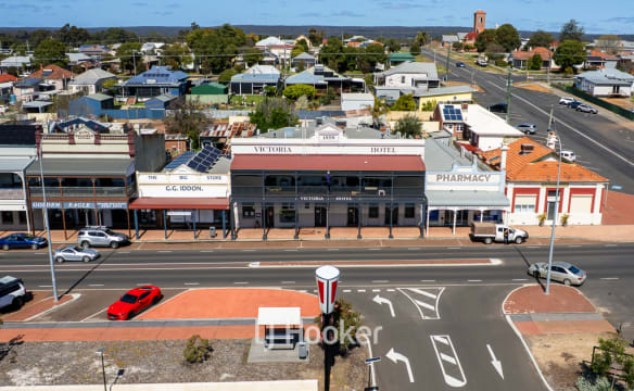 A Collie Institution with a Newly Added Accommodation Income Stream