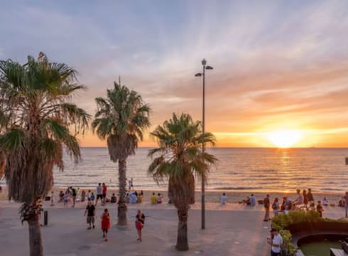 For Sale: Leo’s Spaghetti Bar + Hostel Accommodation | Iconic St Kilda Venue with Cheap Rent