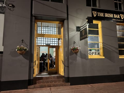 Irish Bar & Restaurant with Strong Following Walk-In Opportunity