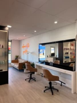 Hair Salon Glenelg for sale