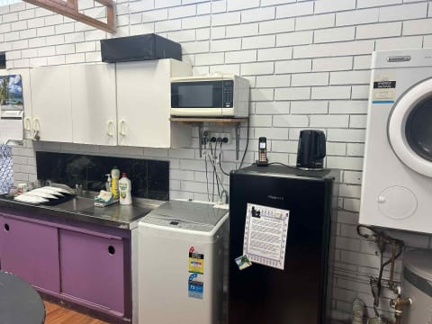 Well Established Hair and Beauty Salon in Busy Coolbellup Shopping Centre