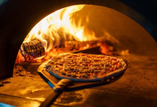 Italian Restaurant and Takeaway Taking a Huge $19,000 p/w! (Our Ref: V2073)