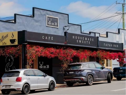 Freehold Cafe + Home - Value Buy!